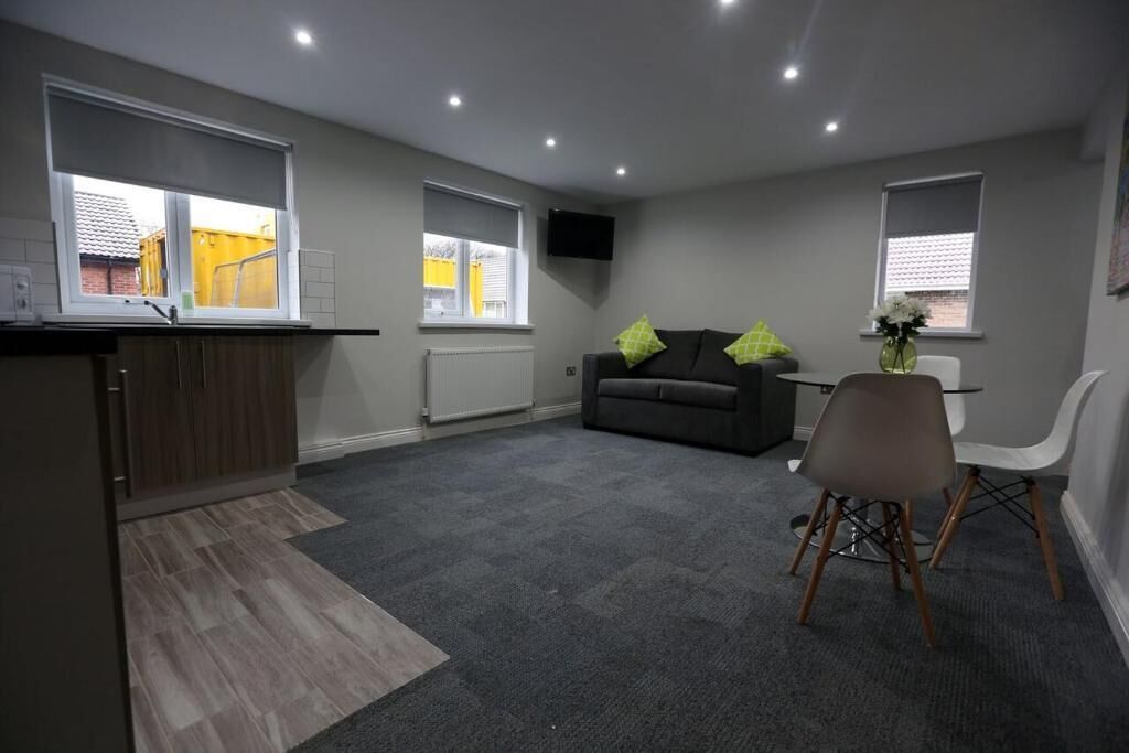 suite | desk, iron/ironing board, free wifi, bed sheets