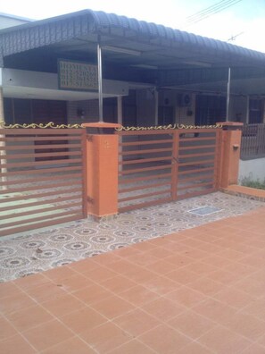 Entrada de la propiedad