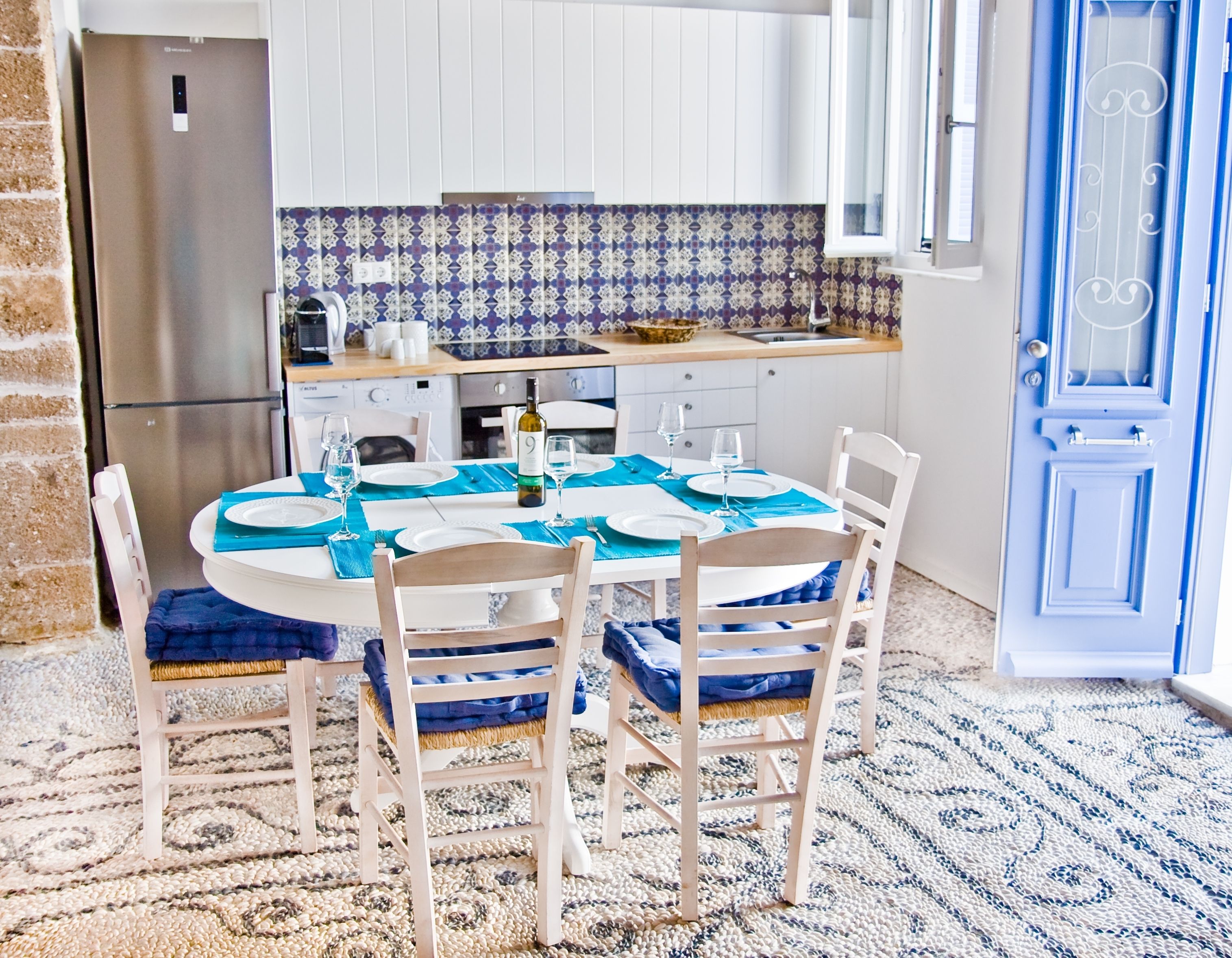 Foto - The red door in Koskinou