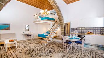 Traditional House, 2 Bedrooms | Living area | 43-inch flat-screen TV with cable channels, Smart TV