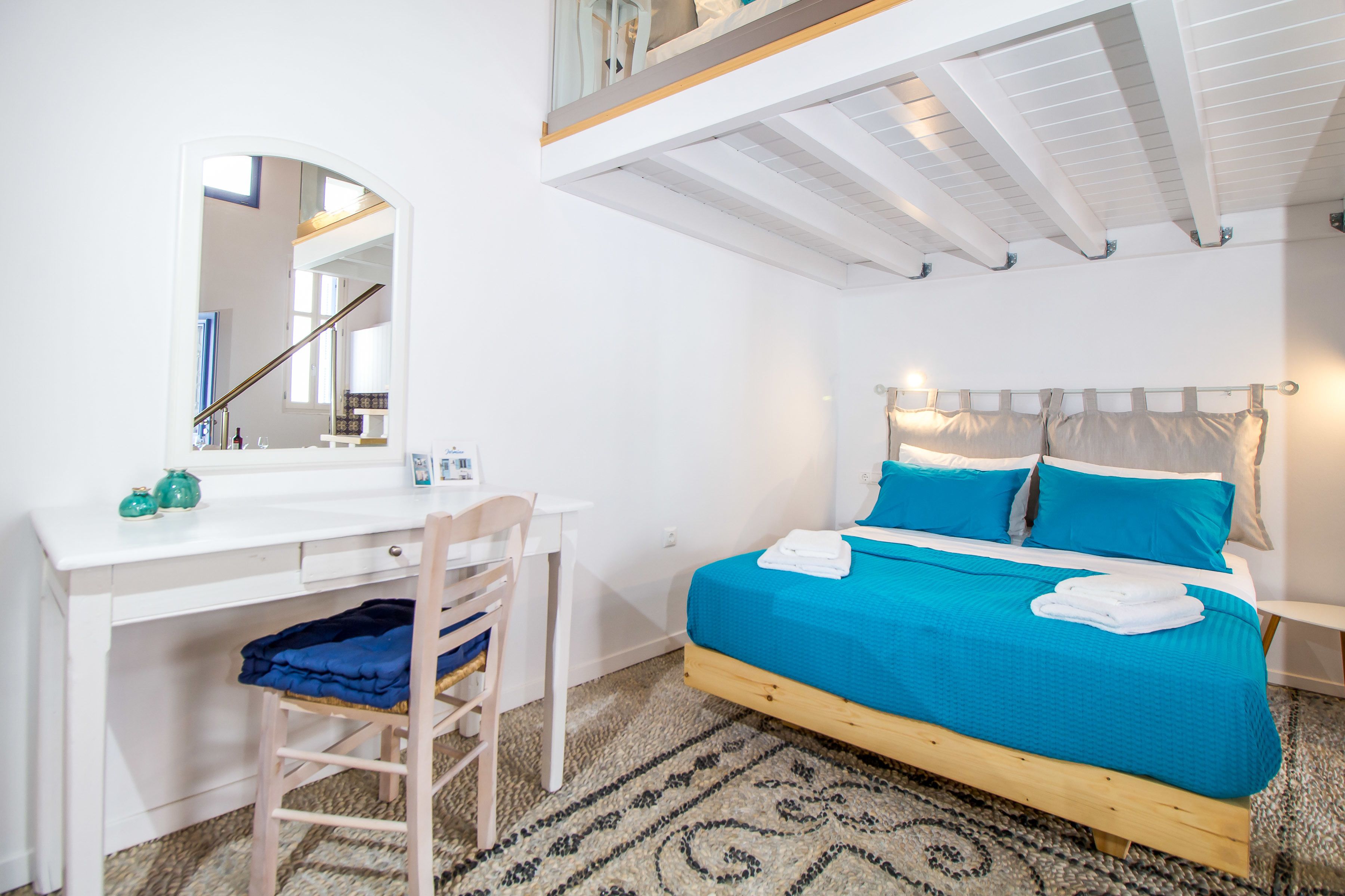 Foto - The red door in Koskinou