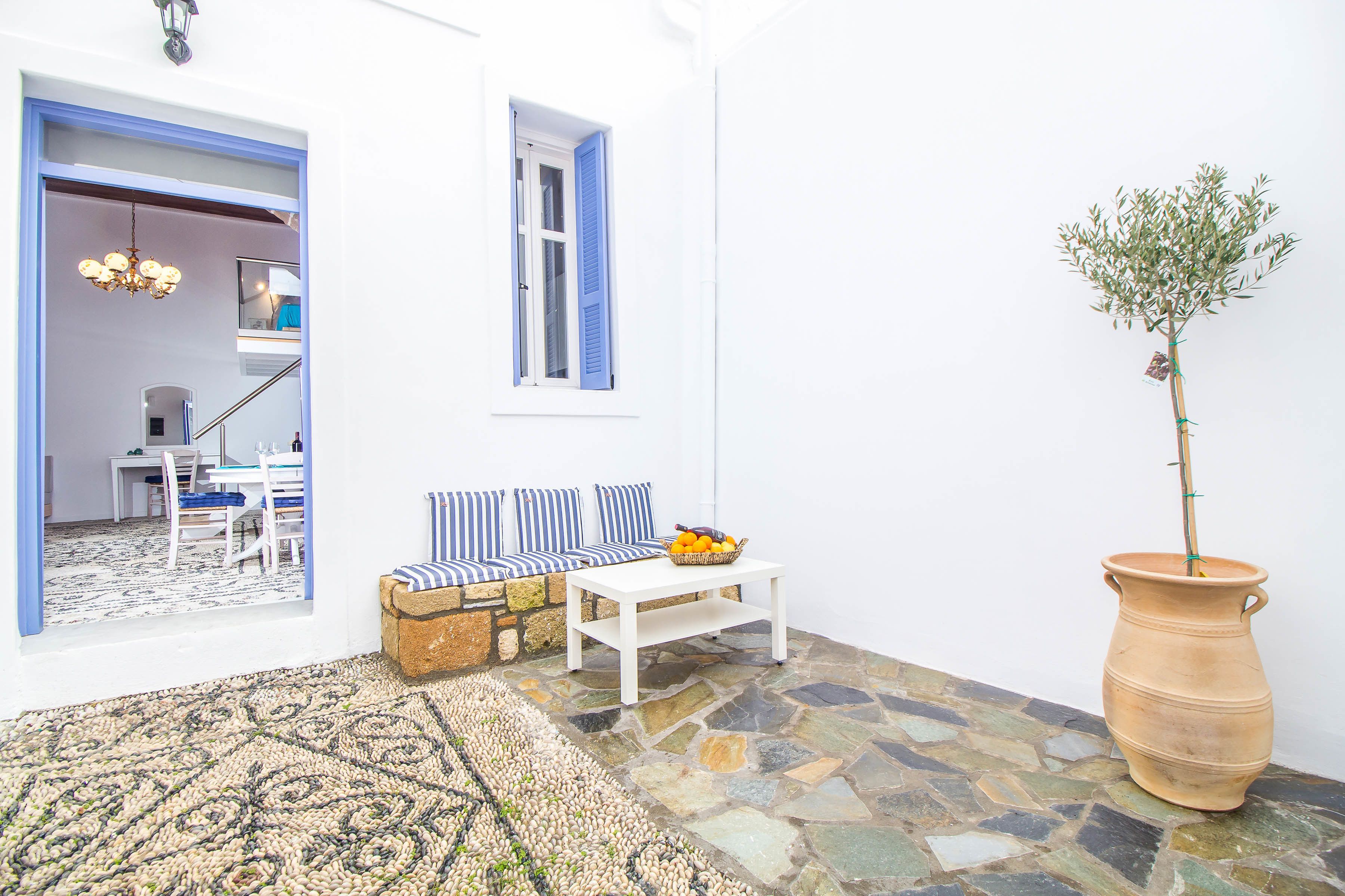 Foto - The red door in Koskinou