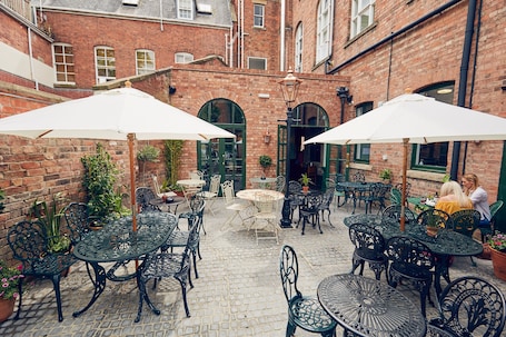 Terraza o patio. The Old Coffee Tavern