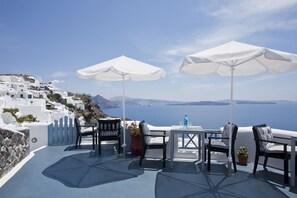 Terrace/patio - Aspa Caves (Santorini)