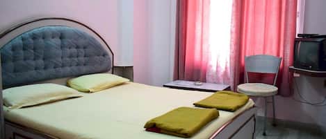 Habitación estándar doble de uso individual, 1 cama doble, terraza, vistas a la montaña | Vistas desde la habitación