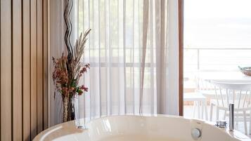 Apartment, Sea View, Beachfront | Private spa tub