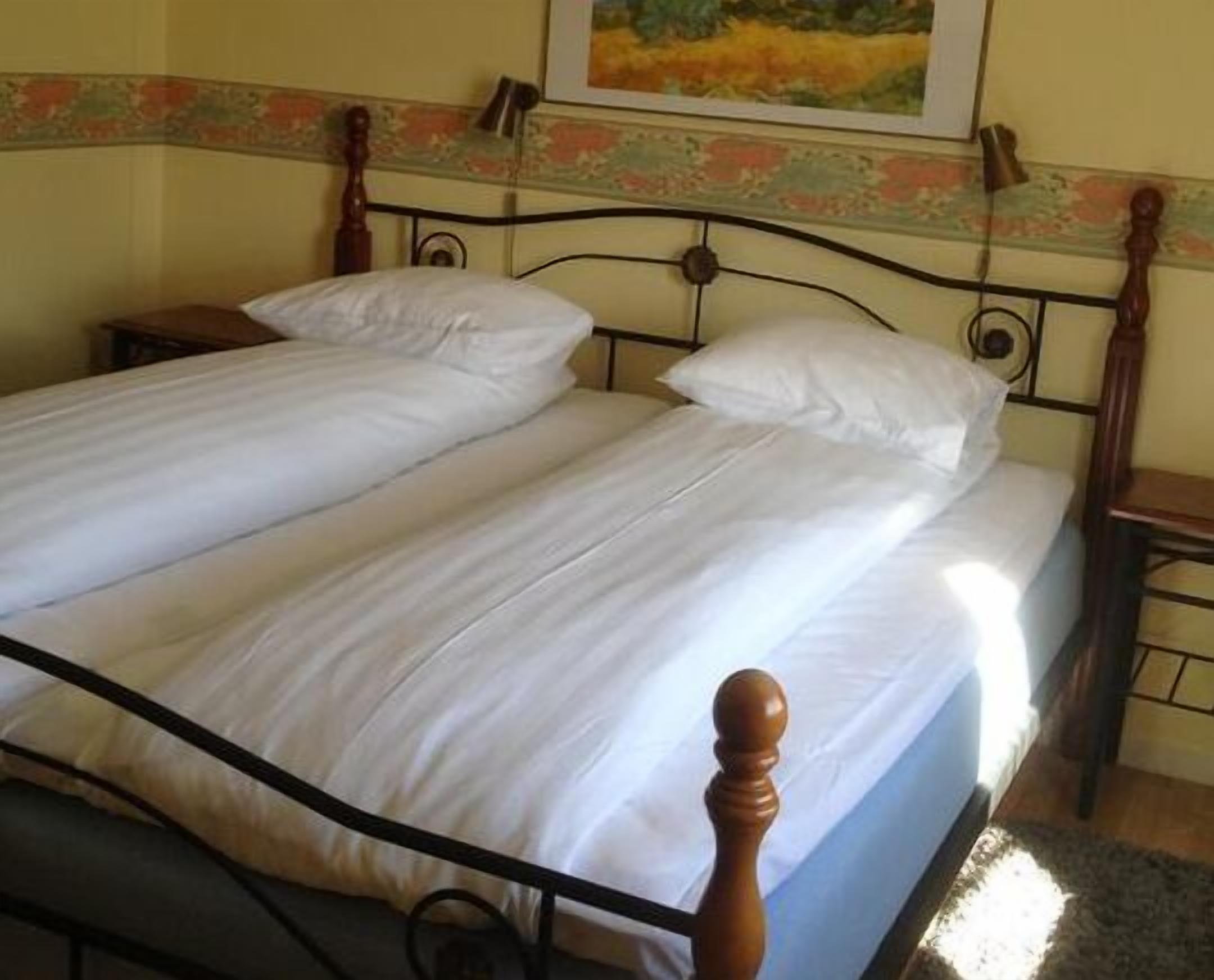 double room | desk, iron/ironing board, cots/infant beds, rollaway beds