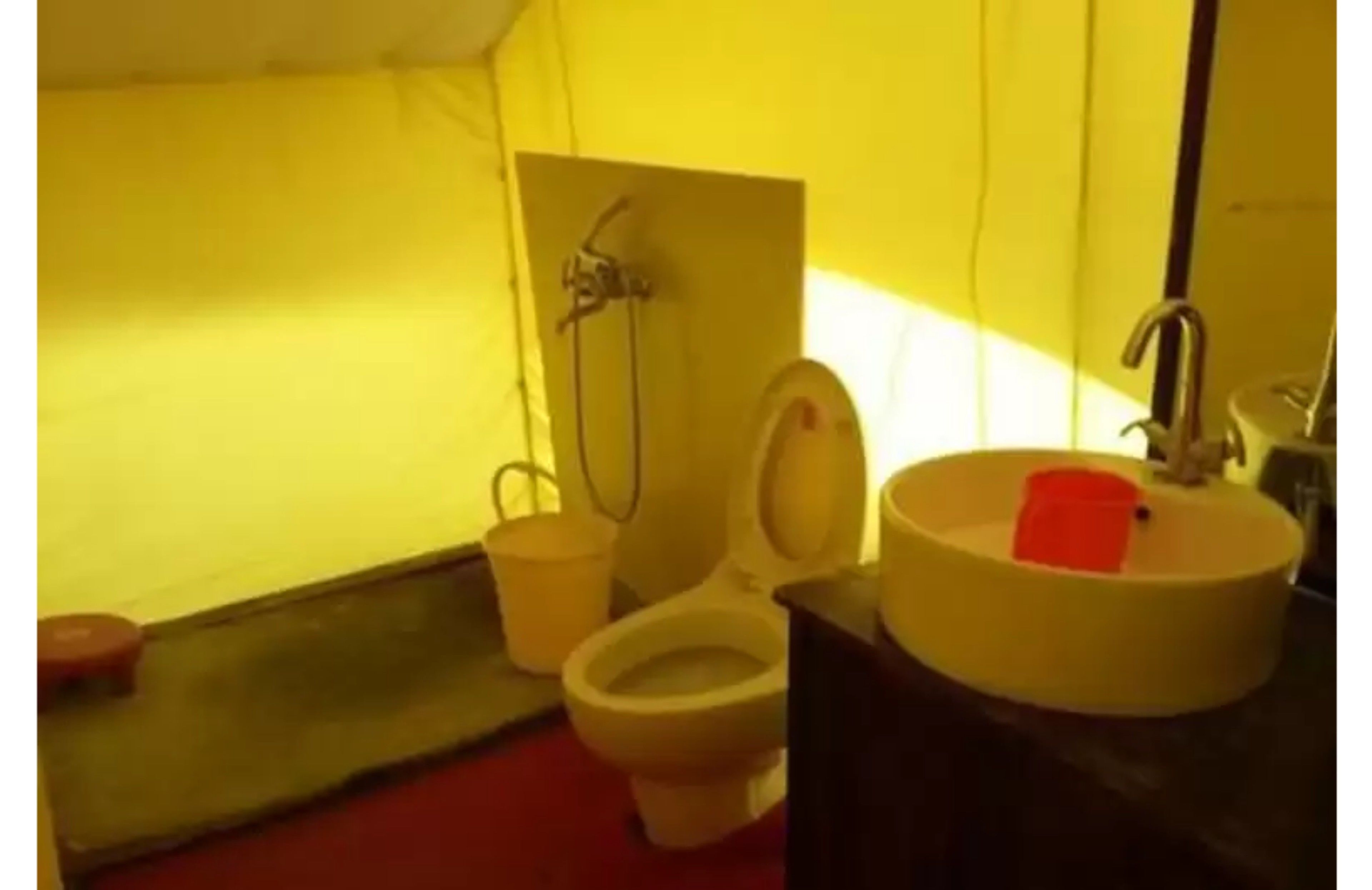 Dupleks Deluks, 1 Tempat Tidur Double, Boleh Merokok | Kamar mandi | Perlengkapan mandi gratis, handuk,  dan sampo