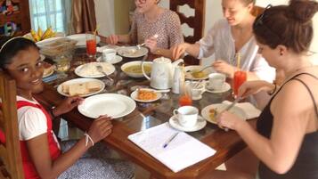 Engelsk frokost hver dag (mot et tillegg)