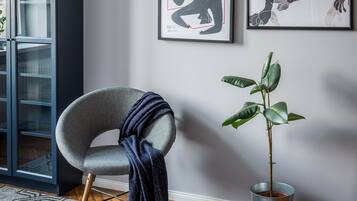 Departamento Club, 1 habitación, para no fumadores, cocina (Industrial, Sarego 28 Street) | Área de sala de estar | Televisión de pantalla plana