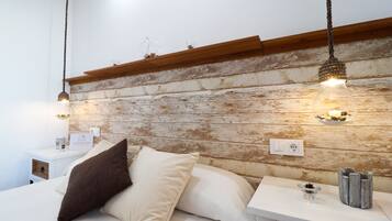 Penthouse, 2 Bedrooms, Terrace | In-room safe, individually decorated, individually furnished