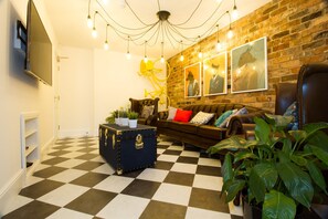 Living room - Modern Design House (Liverpool)