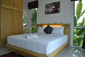 2 bedrooms, in-room safe, desk, blackout drapes - Siam Twins Villa B (Rawai)