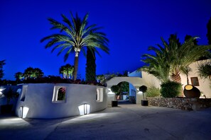 In-room safe, free cots/infant beds, free WiFi, bed sheets - Casa Munich (Sant Josep de sa Talaia)