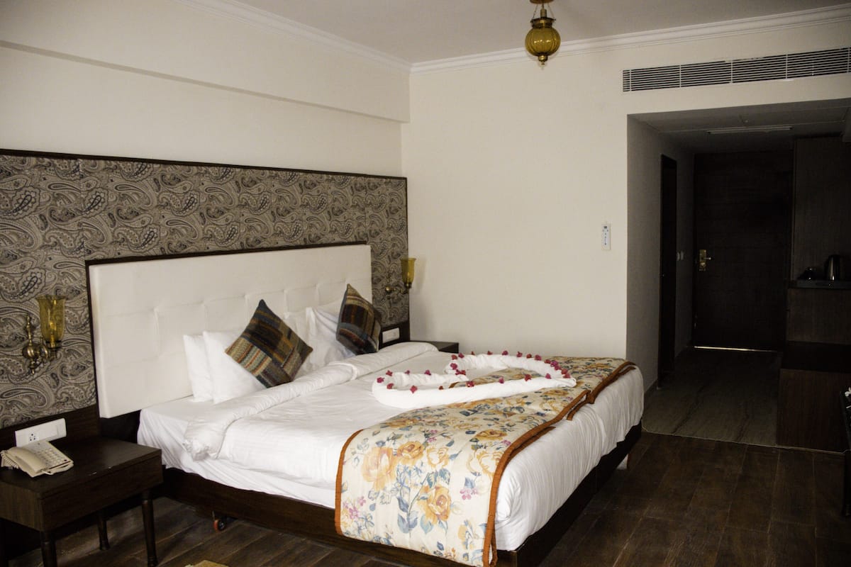 1 bedroom, premium bedding, minibar, in-room safe