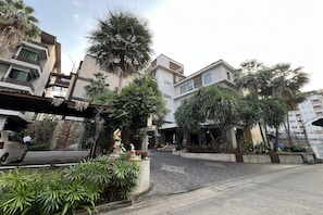 Exterior - Eurna Resort (Bangkok)
