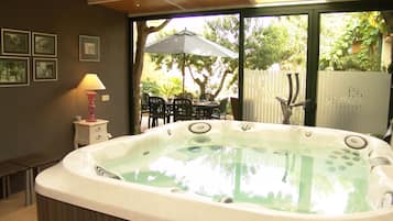 Indoor spa tub