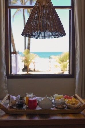 Premium Double Room Single Use, Beachfront | Minibar, desk, free WiFi, bed sheets - Rumah Pousada (Maraú)