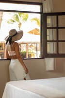 商务双人房（单人入住）, 海景 | 迷你吧、办公桌、免费 WiFi、床单