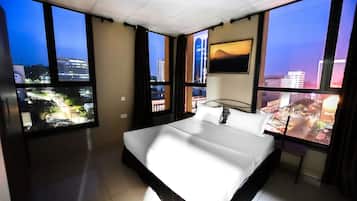 Apartment, 3 Bedrooms | Pemandangan dari bilik