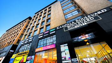 Pintu masuk hartanah