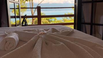 Frigobar, Wi-Fi de cortesia, roupa de cama