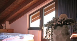 In-room safe, desk, blackout curtains, cots/infant beds - Hotel Binelli (Pinzolo)