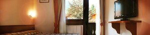Triple Room | In-room safe, desk, blackout drapes, cribs/infant beds - Hotel Binelli (Pinzolo)