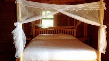 Deluxe Cottage, Lake View | Soundproofing, rollaway beds
