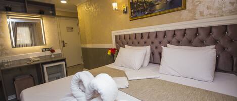 Standard Double or Twin Room | Minibar, in-room safe, desk, soundproofing