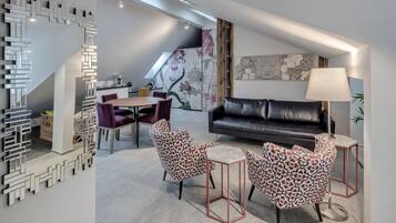 ๋น์ฆ๋์ค ์ํํธ | ๊ฑฐ์ค ๊ณต๊ฐ | ํ๋ฉด TV, ๋ฐ๋ฅ ๋๋ฐฉ/์จ๋