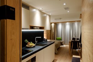 Full-size fridge, oven, stovetop, dishwasher - Serviced Apartment Eva (Zermatt)