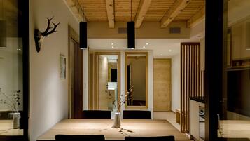 Comfort Apartment (No 14) | In-room dining