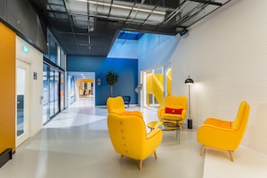 Sala de estar en el lobby