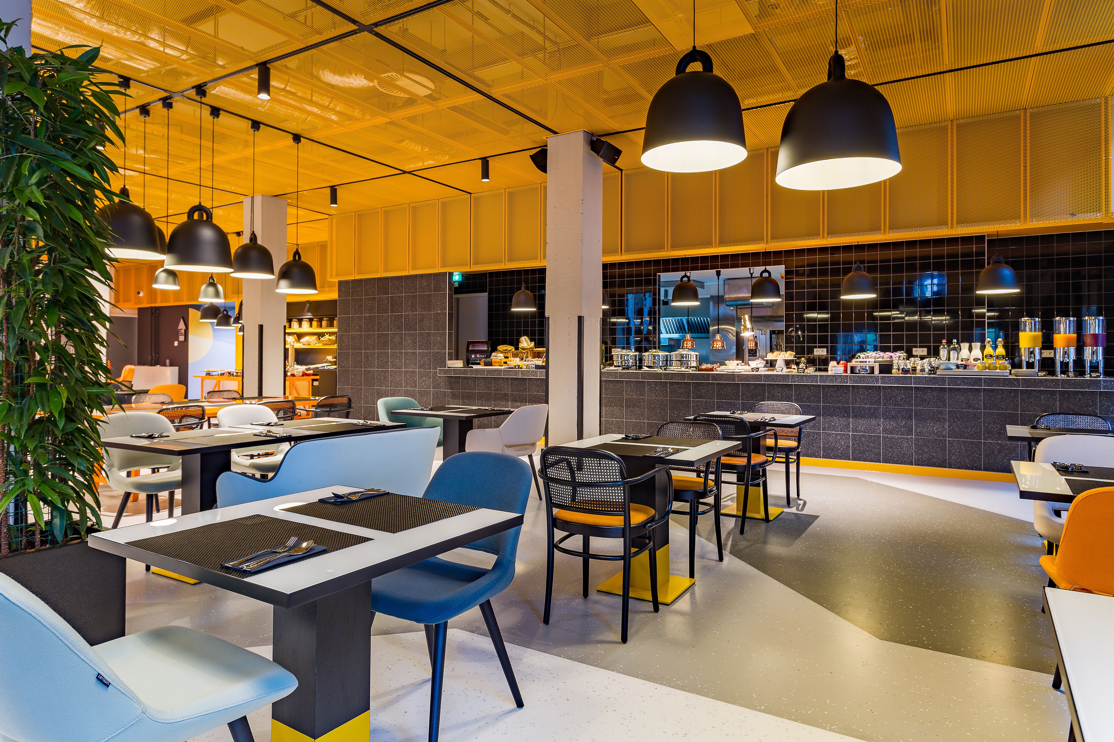 每日供应自助式早餐（每人 EUR 20.5）