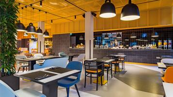 TĂ€gliches FrĂŒhstĂŒcksbuffet (20.5 EUR pro Person)
