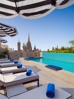 屋外プール、サンラウンジャー