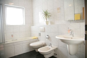 Gratis toiletartikler, hårtørrer, håndklæder