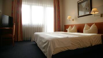 Caja de seguridad en la habitación y escritorio