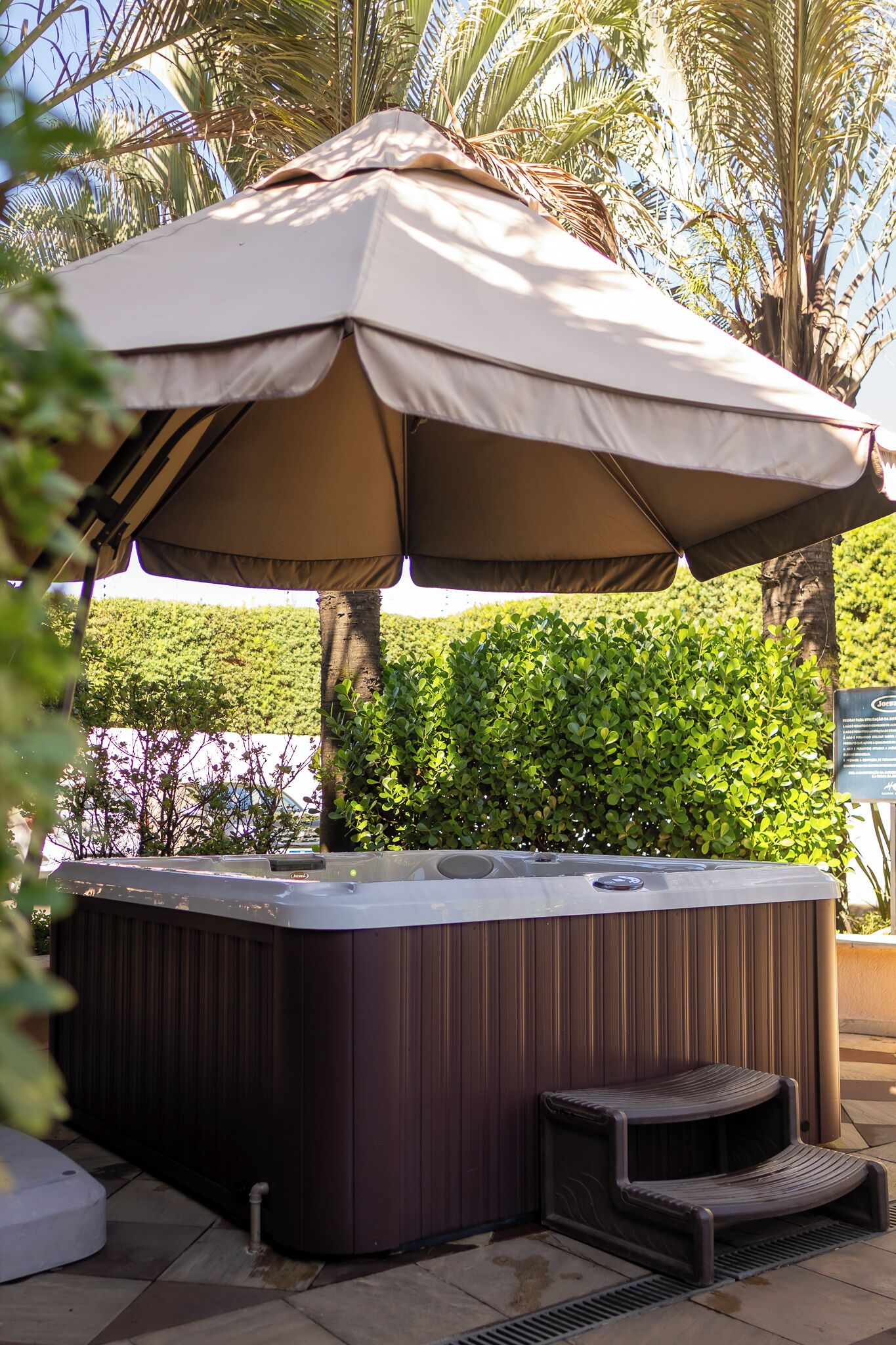 Bañera de hidromasaje exterior