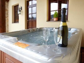 Quarto casal, terraço | Banheira de hidromassagem