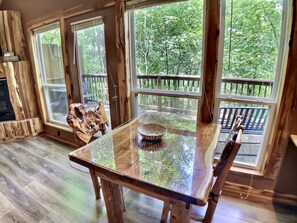 Winery Chateau Treehouse #12 | Iron/ironing board, free WiFi - Oak Crest Cottages & Treehouses (Eureka Springs)