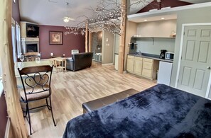 The Mountain Chalet Treehouse #09