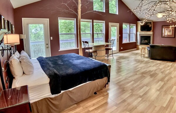 The Mountain Chalet Treehouse #09