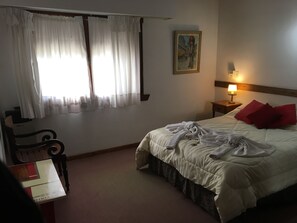 Bed sheets - Hotel Prater (Villa General Belgrano)