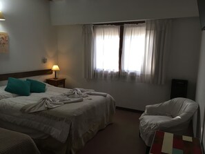 Bed sheets - Hotel Prater (Villa General Belgrano)