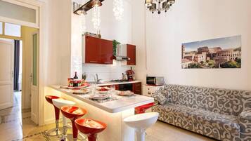 Comfort Apartment, 3 Bedrooms, City View | Private kitchen | Fridge, stovetop, cookware/dishes/utensils