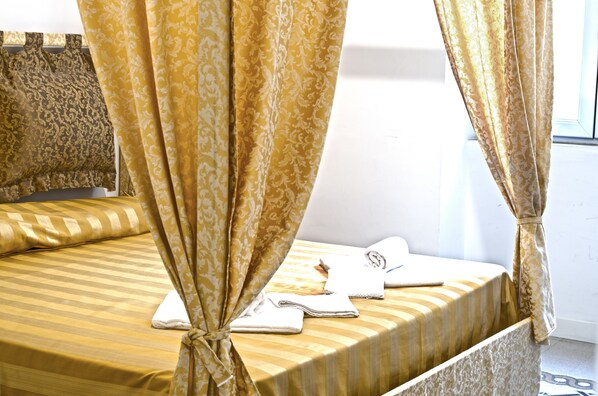 クラシック アパートメント 3 ベッドルーム シティビュー | 高級寝具、セーフティボックス (室内)、デスク、防音設備