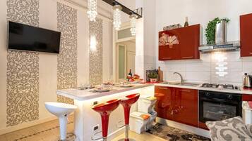 Comfort Apartment, 3 Bedrooms, City View | Private kitchen | Fridge, stovetop, cookware/dishes/utensils