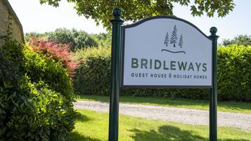 Mặt tiền nơi lưu trú